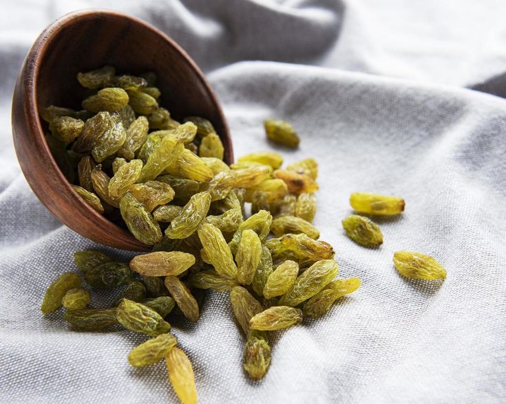 Nutrient-Rich Wholesale Iranian Long Green Raisins for School Feeding Programs; Consistent Supply & Bulk Pricing